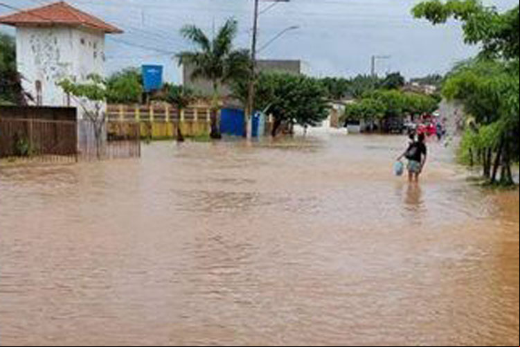 Chuva forte causa diversos estragos na cidade de Igaporã
