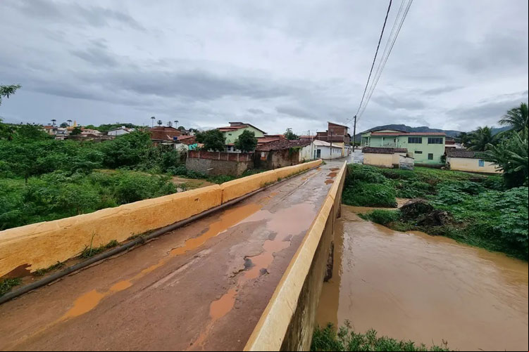 Prefeitura de Itambé decreta situação de emergência após temporal